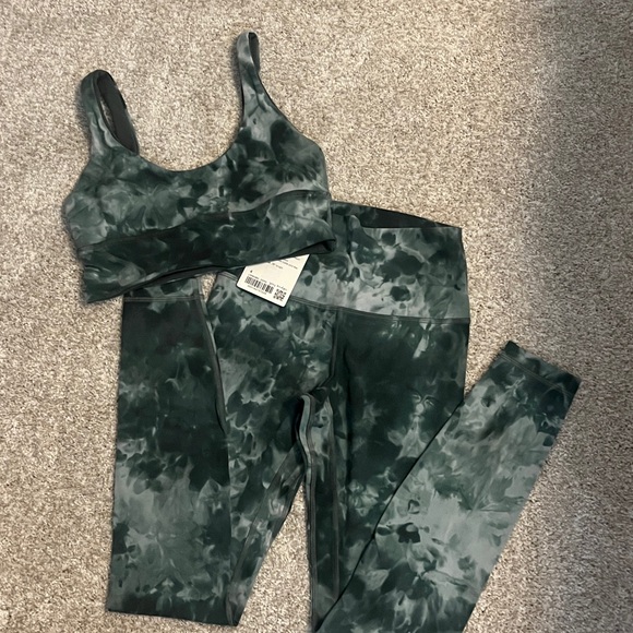 NWT Lululemon Align Reversible Bra Top Light support - Picture 4 of 5